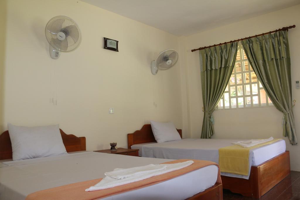 The Moonflower Bungalow Hotel Sihanoukville Exterior photo